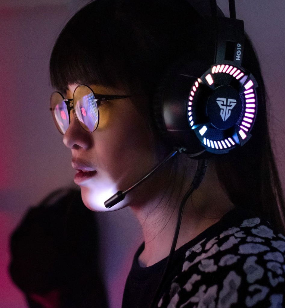 Navigating the World of Gaming Glasses