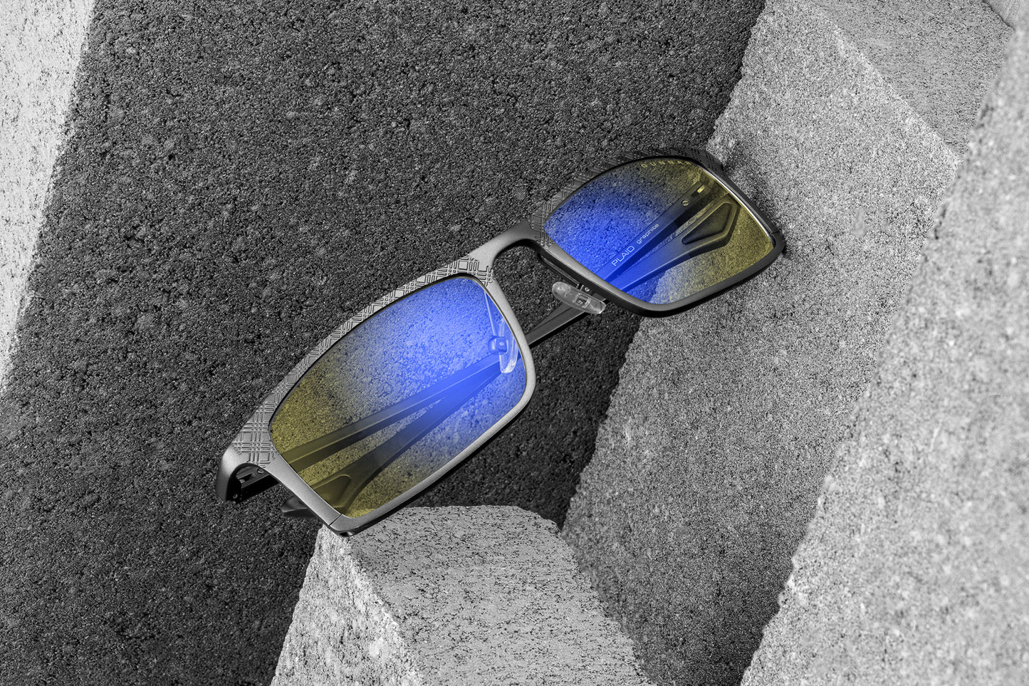 onyx-graphite-clear