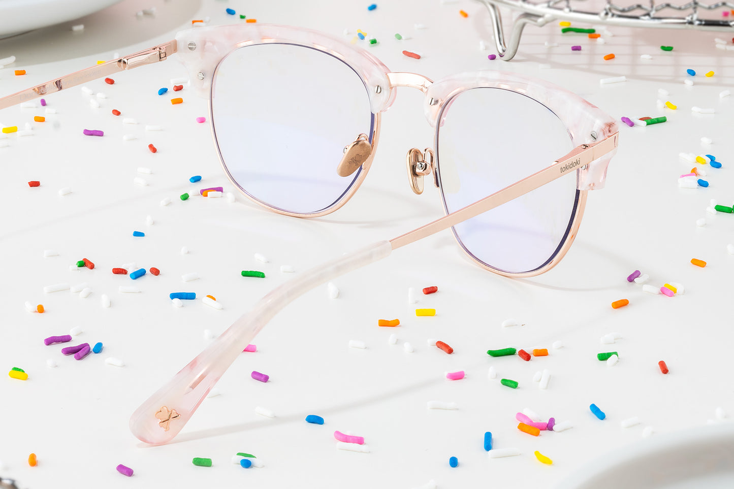 pink-sprinkles-amber-max